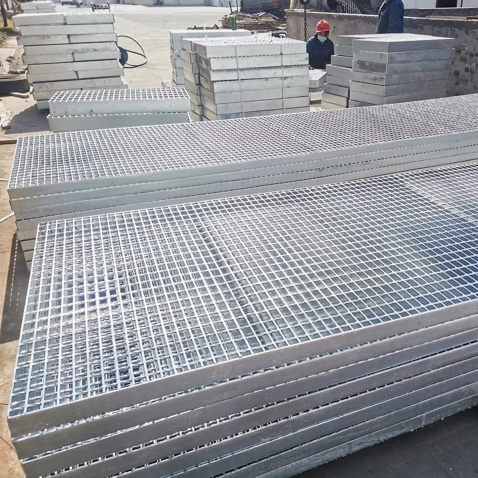 Manufacture Galvanized Price Spot steel grating drainage grating covers Deck Floor Iron Steel metal grid cover trench