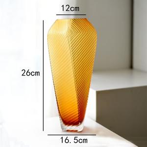 Vase en verre créatif avec un design de tour inclinée givrée - Product Image 5