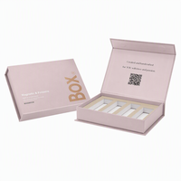 Boîte en papier pliable avec fermeture magnétique personnalisée, dorure à chaud et doublure en éponge pour emballage de cadeaux, cosmétiques et bougies haut de gamme