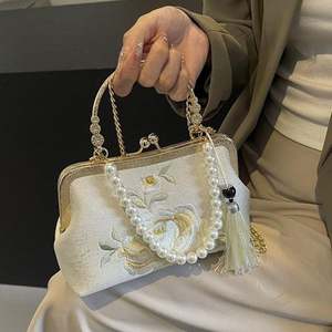 حقائب يد نسائية فاخرة مطرزة باللؤلؤ لحفلات الزفاف 2025، حقائب سهرة على الطراز الصيني، حقيبة كلاتش براقة - Product Image 1