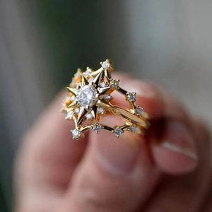 Anillo de circonita calado con diseño de estrella de rayos de sol para mujer, joyería geométrica de moda para dedo - Product Image 6