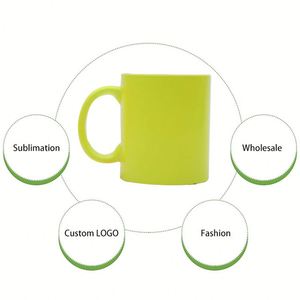 Tasses à café blanches vierges de 11 oz pour sublimation avec poignée en forme de cœur, tasses en céramique promotionnelles de haute qualité avec logo personnalisé - Product Image 4