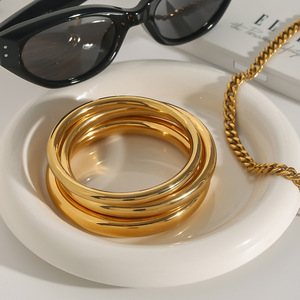 Pulsera Sencilla de Círculo Dorado en Acero Inoxidable 18K, Joyería Unisex para Uso Diario - Product Image 2