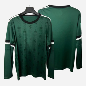 Maglia da Calcio Personalizzata OEM all'Ingrosso, Alta Qualità, Design con Sublimazione, Logo Ricamato, Maglia da Calcio Retrò - Product Image 1