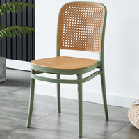 Chaises de salle à manger modernes empilables ergonomiques en résine plastique blanche, vente en gros d'usine, pour hôtels, villas et écoles