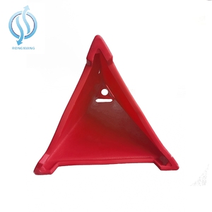 weiß 680 × 680 mm PE Kunststoff Verkehrskegel 3-seitige Pyramidenwarnbasis für MINENGREIFELD Dreieck-Form - Product Image 5
