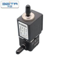 Vanne solénoïde micro trois voies 24V DC IP65 en POM pour le contrôle du circuit de fluide des équipements d'impression jet d'encre