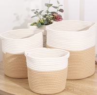 Panier de rangement tissé moderne Vente en gros Panier pliable en jute épissé en coton Corde pour plantes Pots de fleurs Couverture et panier à linge