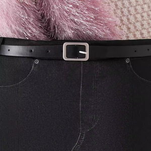 Top de piel rosa de estilo europeo y americano + Falda corta negra Conjunto para niños Conjunto de dos piezas de otoño e invierno