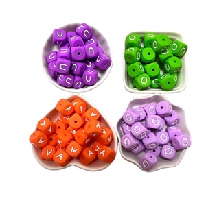Produtos 2024 12mm Imprimir Bpa Livre Bebê Perle Alfabeto Bead Food Grade Soft Bebê Dentição Chew Silicone Letra Beads - Product Image 1