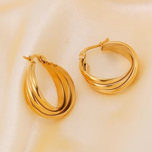 ต่างหูห่วงบิดเกลียวหลายชั้น |   สแตนเลสสตีลชุบทอง 18K PVD ดีไซน์ทันสมัยสำหรับผู้หญิง |   ป้องกันการแพ้และกันน้ำ - Product Image 3