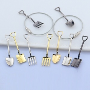 Vente en gros Rétro Cuisinier Chef Outil Pelle Cuillère Fourchette 3d Métal Porte-clés Couverts Porte-clés Cuisine Cadeau Enfant Porte-clés - Product Image 6