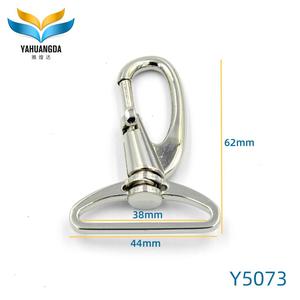 Gancho de perro personalizado al por mayor de fábrica, gancho de presión de aleación de Zinc de 38mm para correa de perro mascota, cuerda giratoria para perro, piezas y accesorios especiales para bolsas - Product Image 2