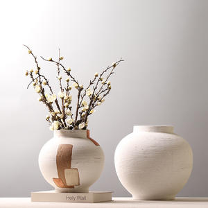 2024 fait à la main Simple <span class=keywords><strong>blanc</strong></span> avec rayure <span class=keywords><strong>pour</strong></span> <span class=keywords><strong>pampa</strong></span> herbe salon hôtel décoration de mariage moderne minimaliste <span class=keywords><strong>Vase</strong></span> en céramique - Product Image 3