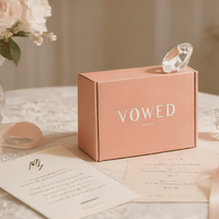Boîte à bijoux personnalisée en tissu doux couleur pêche avec logo de marque et message sur le thème du mariage imprimé pour les articles cadeaux de fiançailles et de mariage