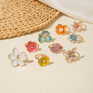 Hot Selling Sweet Design Cute Colorful Flower Ring Simple <b>Light</b> Luxury Style Women's Alloy Rings Fashionable Jewelry Wholesale - Product Image 3