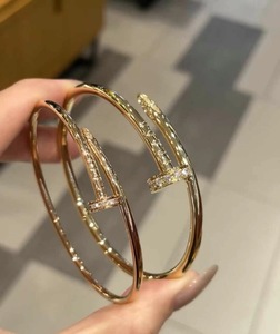 <span class=keywords><strong>Bracciale</strong></span> e Braccialetti Xulong da Donna in Oro 18K <span class=keywords><strong>con</strong></span> Charm a Chiodo, Catena e Maglie <span class=keywords><strong>con</strong></span> <span class=keywords><strong>Diamanti</strong></span>, Stile Vintage, Gioielli di Lusso per Feste - Product Image 1