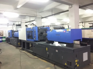 Machine de moulage par injection haïtienne d'occasion Machine de fabrication de bureau de 250 tonnes Servo Horizontal PLC Motor Pump Gearbox Bearing - Product Image 6