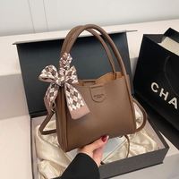 Chic 2025 Must-Have: le sac seau polyvalent Niche