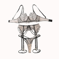 Nouvelle collection Saint-Valentin 2026 : Ensemble de lingerie sexy en dentelle, maille ajourée transparente, coupe ajustée, 4 pièces pour femme