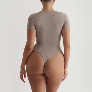 Combinaisons de sport pour femmes avec logo personnalisé, hauts de yoga à manches courtes basiques, légers, lisses, extensibles, ajustés, combinaisons de sport - Product Image 3