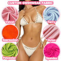 Nouvel arrivage : Ensemble bikini triangle rouge personnalisé en tissu Spandex, avec haut halter en crochet et décolleté en V profond, pour fabricants