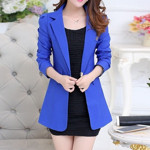 Traje de Mujer - Formal a Media Pierna con un Solo Botón, Estilo Moderno - Product Image 3