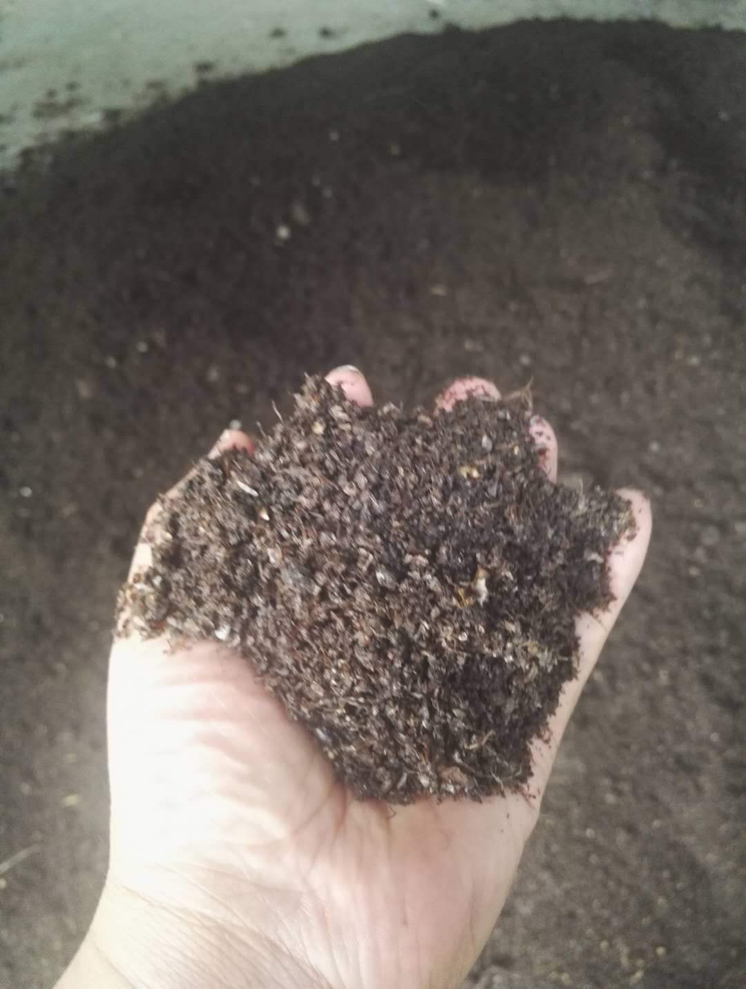 How to Choose the Best Compost Making Machines for Home or Farm Use