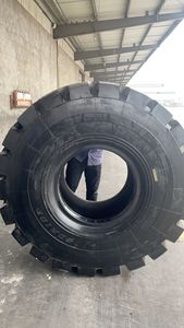 Neumáticos Chinos para Camiones de Trabajo Pesado, Nuevos 12.00R20, Radiales, Resistentes al Balasto, con Cámara de Aire para Uso en Carretera - Product Image 4