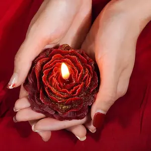 Fait main 42 ℃   Bougie de massage en cire de soja sensuelle à basse température, design de fleurs de pivoine et de rose, pour les occasions de spa, Pâques, Noël, les couples - Product Image 2