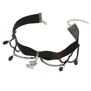 Collana con Ciondolo a Forma di Rosa Retrò per Donne, Romantica Collana Classica con Cuore, Gioielli per Feste, Regalo per Innamorati - Product Image 2