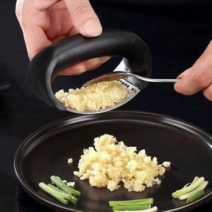 Stainless Steel Garlic Press Manual Garlic Press Crusher Grinder <b>Kitchen</b> <b>Gadgets</b> - Product Image 4
