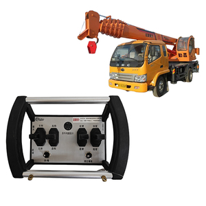 Control Remoto para Grúas Industriales que Ofrece un Medio Inalámbrico y Conveniente para Controlar Maquinaria y Equipos a Distancia - Product Image 1