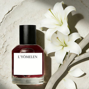 Perfume en Spray Eau de Parfum de Alta Calidad con Notas Naturales Florales, Frutales, Amaderadas, Oud y Musk, Ecológico y de Larga Duración - Product Image 1