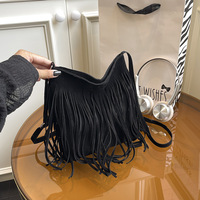 Sac à bandoulière Hobo en cuir vintage et daim avec pompons pour femme, sac messager à franges tendance, vente en gros