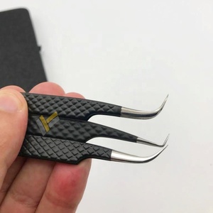 Pince à épiler d'extension de cils en acier inoxydable durable de qualité supérieure Diamond Grip Logo personnalisé Noir Forte courbe pointue - Product Image 4