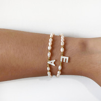 Bracelet pour homme fait main personnalisé, simple et tendance, avec perles de lettres alphabétiques en coquillage d'été et perles de culture d'eau douce, bracelet romantique