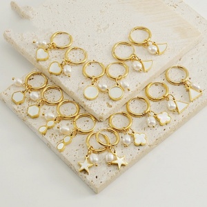 8 Estilos a Elegir, Pendientes de Aro con Colgante de Estrella y Perla, de Acero Inoxidable Chapado en Oro de 18K, Diseño de Moda para Mujer - Product Image 1