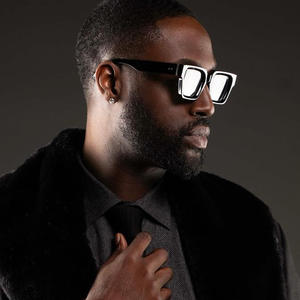 Lunettes de soleil carrées pour hommes de style européen et américain, monture noire en PC, protection UV400, mode, voyage, cyclisme, conduite - Product Image 3