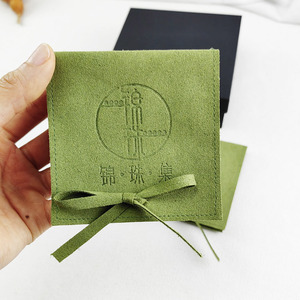 Bolsa de Terciopelo Personalizada para Joyería con Solapa con Logotipo, Bolsa de Microfibra para Exhibición Elegante de Joyas - Product Image 1