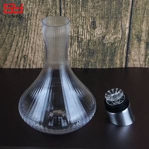 Carafe à vin en cristal soufflé à la <span class=keywords><strong>bouche</strong></span> de 1200 ml, classique, transparente, à nervures, avec couvercle aérateur en acier inoxydable Sunyo Deca0039 - Product Image 3