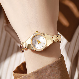 Nouvelle montre à quartz étanche 2026 pour femme, vente en gros, montre-bracelet de luxe de niche exquise - Product Image 3