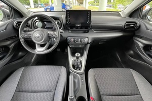 Auto Usata in Ottime Condizioni 2023 <span class=keywords><strong>Toyota</strong></span> <span class=keywords><strong>Yaris</strong></span> 1.5 Comfort Hatchback Pronta all'Uso Senza Incidenti Pronta per la Spedizione in Tutto il Mondo - Product Image 4