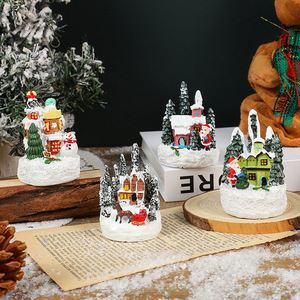 <span class=keywords><strong>Casa</strong></span> <span class=keywords><strong>de</strong></span> Navidad Iluminada con Diseño <span class=keywords><strong>de</strong></span> Dibujos Animados para Muñeco <span class=keywords><strong>de</strong></span> Nieve, Decoración Navideña <span class=keywords><strong>de</strong></span> Resina <span class=keywords><strong>de</strong></span> Estilo Europeo Moderno para Micropaisajes - Product Image 3