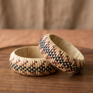 Bracelets en rotin tressé à la main de style bohème de qualité supérieure, bracelets larges en rotin rétro pour femmes - Product Image 1
