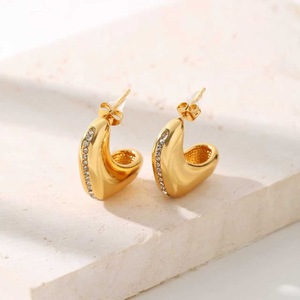 Pendientes de luna creciente con incrustaciones de cristal chapados en oro, joyería de moda para mujer para fiestas - Product Image 1