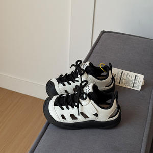 Nouvelles sandales de sport fermées pour enfants, style coréen, été 2025 – Chaussures décontractées à semelle souple avec fermeture Velcro pour bébés garçons et filles - Product Image 5