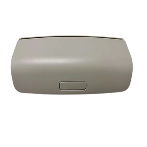 Étui à lunettes de soleil pour Volkswagen Tiguan Skoda Superb 1KD868837 gris beige en plastique couleur unie - Product Image 2