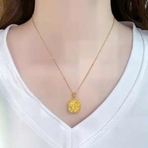 จี้ทรงกลมขนาดเล็กสีทองหรูหรา น้ำหนักเบา ผิวสัมผัสนุ่มนวล ดีไซน์โปร่ง เหมาะสำหรับใส่ทุกวัน เป็นเครื่องประดับสุดหรู เหมาะเป็นของขวัญ - Product Image 1