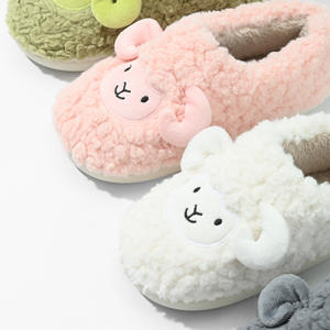 Vente en gros de pantoufles de grande qualité <span class=keywords><strong>pour</strong></span> adultes pantoufles d'intérieur chaudes en peluche de <span class=keywords><strong>mouton</strong></span> <span class=keywords><strong>pour</strong></span> femmes et hommes - Product Image 6